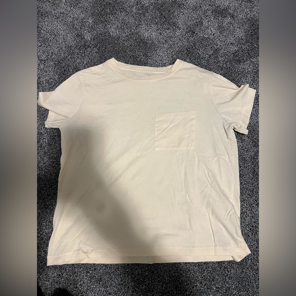 Yellow t-shirt, medium